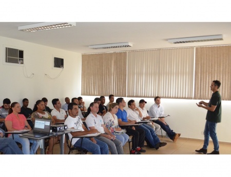Fundecitrus realiza curso de inspeção de pragas