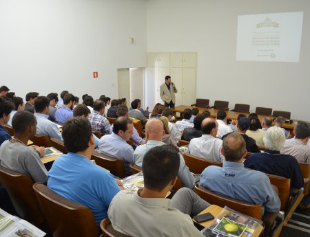 II Simpósio MasterCitrus reúne 100 pessoas