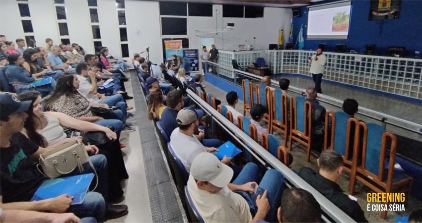 Citricultores de Cassilândia (MS) participam de palestras sobre os desafios  do greening e controle do psilídeo